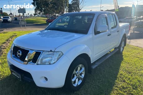 White 2014 Nissan Navara Dual Cab Pick-up St (4X2)