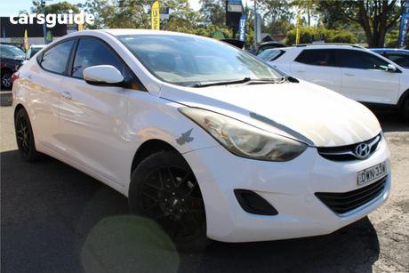 White 2013 Hyundai Elantra Sedan Active