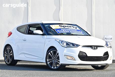 White 2015 Hyundai Veloster Coupe