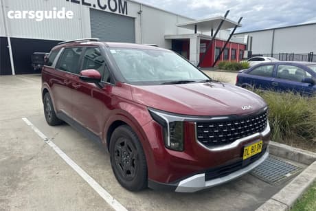 Red 2024 Kia Carnival Wagon S