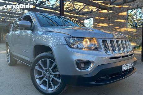 Silver 2016 Jeep Compass Wagon Limited (4X4)
