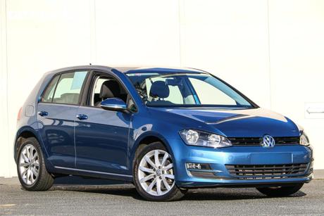 Blue 2013 Volkswagen Golf Hatchback 103 Tsi Highline