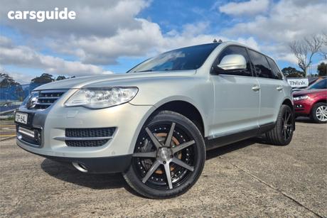Silver 2009 Volkswagen Touareg Wagon V10 Tdi