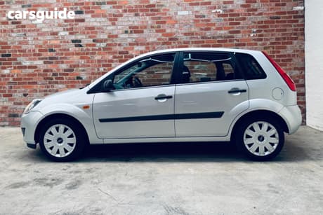 Silver 2008 Ford Fiesta Hatchback Lx