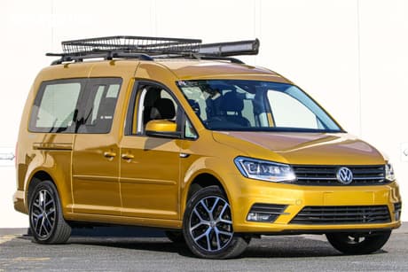 Gold 2018 Volkswagen Caddy SUV TSI220 BEACH F