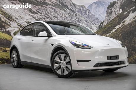 White 2023 Tesla Model Y Wagon Rear-Wheel Drive