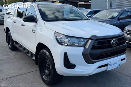 White 2022 Toyota Hilux Double Cab Pick Up Sr (4X4)