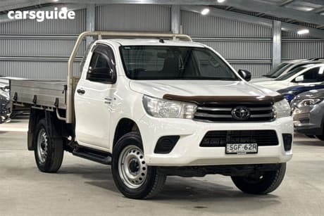 White 2021 Toyota Hilux Cab Chassis Sr (4X4)