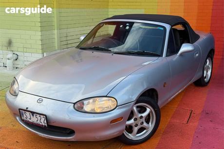 Silver 2000 Mazda MX-5 Hardtop