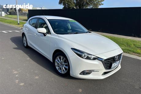White 2016 Mazda 3 Hatchback Touring
