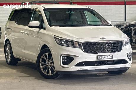 White 2019 Kia Carnival Wagon Platinum