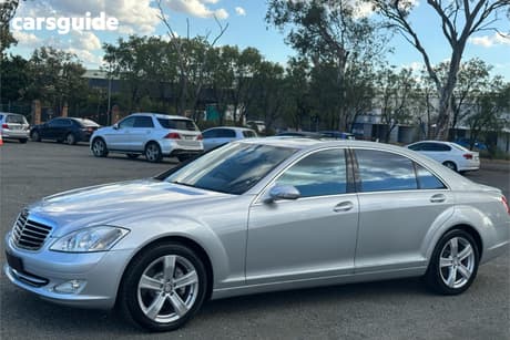 Silver 2006 Mercedes-Benz S500 Sedan W221