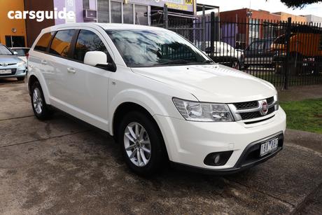 White 2013 Fiat Freemont Wagon