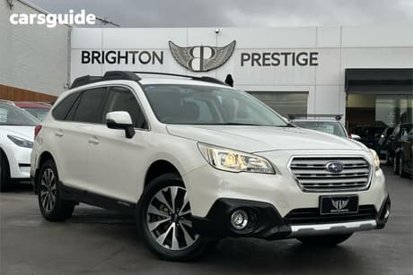 White 2018 Subaru Outback Wagon 2.5I