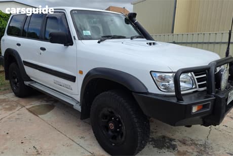 White 2001 Nissan Patrol Wagon St (4X4)
