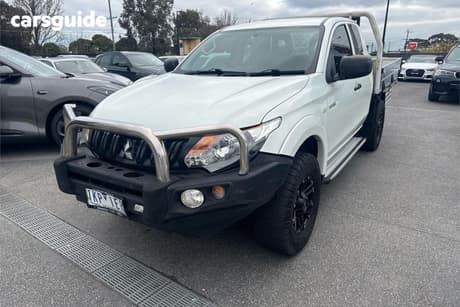 White 2016 Mitsubishi Triton Club Cab Chassis Glx (4X4)