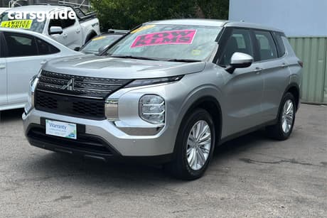 Silver 2022 Mitsubishi Outlander Wagon Es 7 Seat (2Wd)