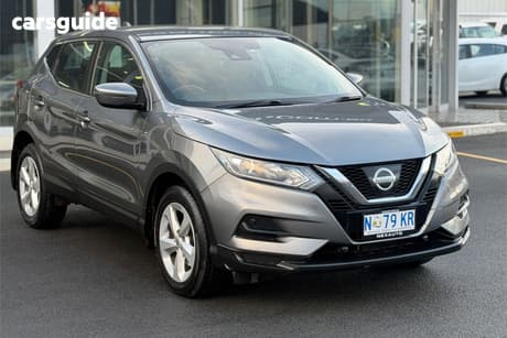 Grey 2018 Nissan Qashqai SUV ST