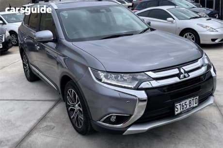 Grey 2017 Mitsubishi Outlander Wagon Exceed (4X4)