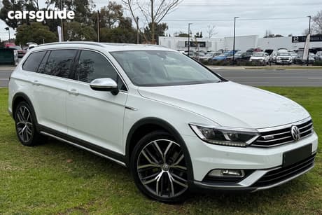 White 2018 Volkswagen Passat Wagon Alltrack Wolfsburg Edt