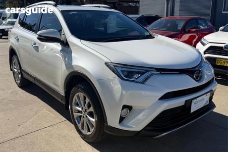 White 2018 Toyota RAV4 Wagon Cruiser (4X4)