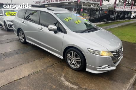 Silver 2013 Honda Odyssey Wagon Luxury