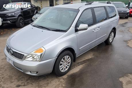 Silver 2011 Kia Grand Carnival Wagon Si