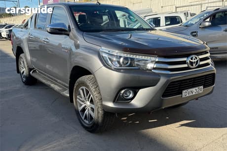 Grey 2017 Toyota Hilux Dual Cab Utility Sr5 (4X4)