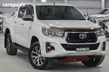 White 2019 Toyota Hilux Double Cab Pick Up Sr5 (4X4)
