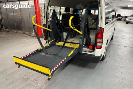 White 2017 Toyota HiAce Bus Commuter