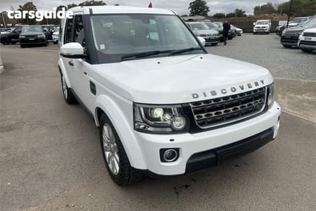 White 2016 Land Rover Discovery Wagon Tdv6