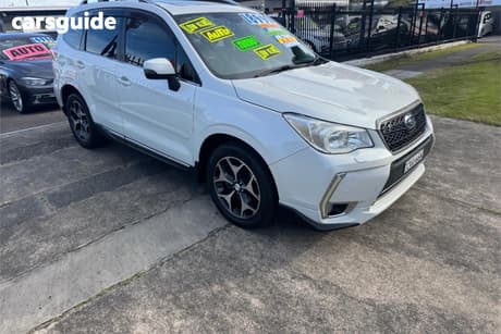 White 2015 Subaru Forester Wagon 2.0Xt Premium