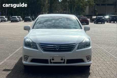 White 2011 Toyota Crown Sedan G PACKAGE