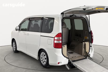 White 2012 Toyota Noah Commercial SLOPE TYPE 1