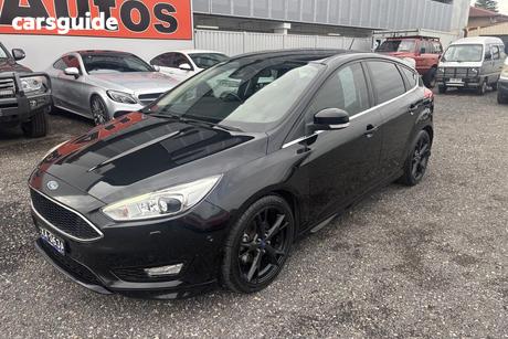 Black 2017 Ford Focus Hatchback Titanium