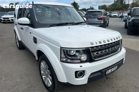 White 2016 Land Rover Discovery Wagon Tdv6
