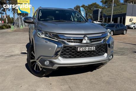 Silver 2017 Mitsubishi Pajero Sport Wagon Exceed (4X4) 7 Seat