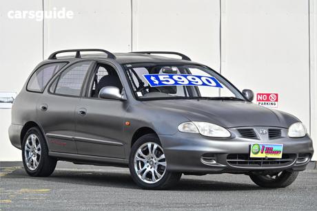 Grey 2000 Hyundai Lantra Wagon Se