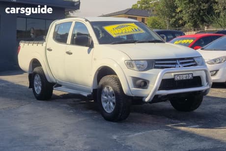 White 2015 Mitsubishi Triton Double Cab Utility Glx (4X4)