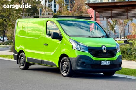 Green 2016 Renault Trafic Van Swb