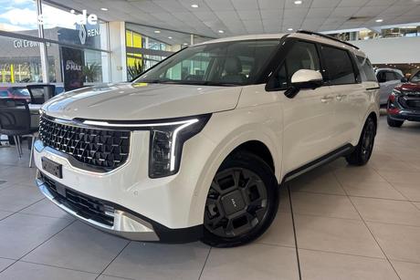 White 2025 Kia Carnival Wagon Gt-Line Hev