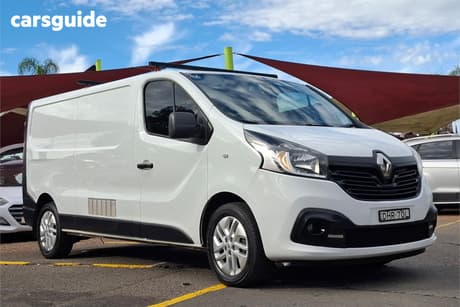 White 2016 Renault Trafic Van Lwb