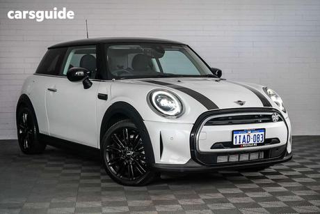 White 2023 Mini Cooper Hatchback Classic 3D Hatch