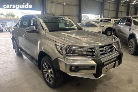 Silver 2017 Toyota Hilux Dual Cab Utility Sr5 (4X4)