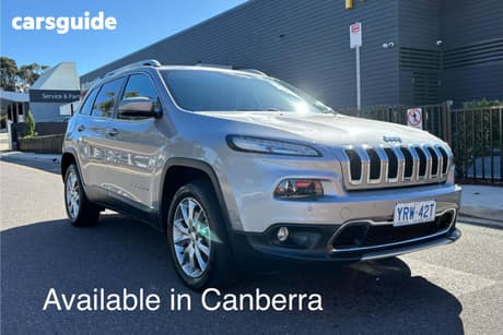 Silver 2017 Jeep Cherokee Wagon Limited (4X4)