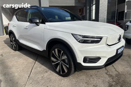 White 2022 Volvo XC40 Wagon Recharge Pure Electric (Awd)