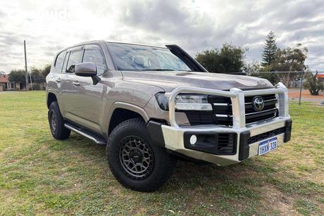 Bronze 2023 Toyota Landcruiser Wagon Lc300 Gx (4X4)