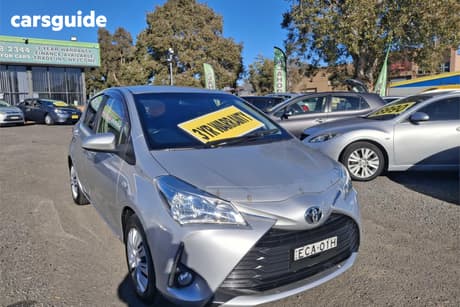 Silver 2019 Toyota Yaris Hatchback Sx