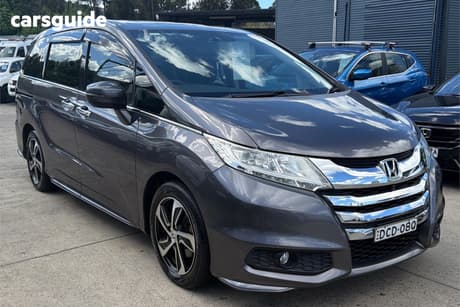 Grey 2015 Honda Odyssey Wagon Vti-L