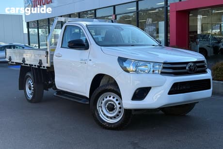 White 2023 Toyota Hilux Cab Chassis Sr (4X4)